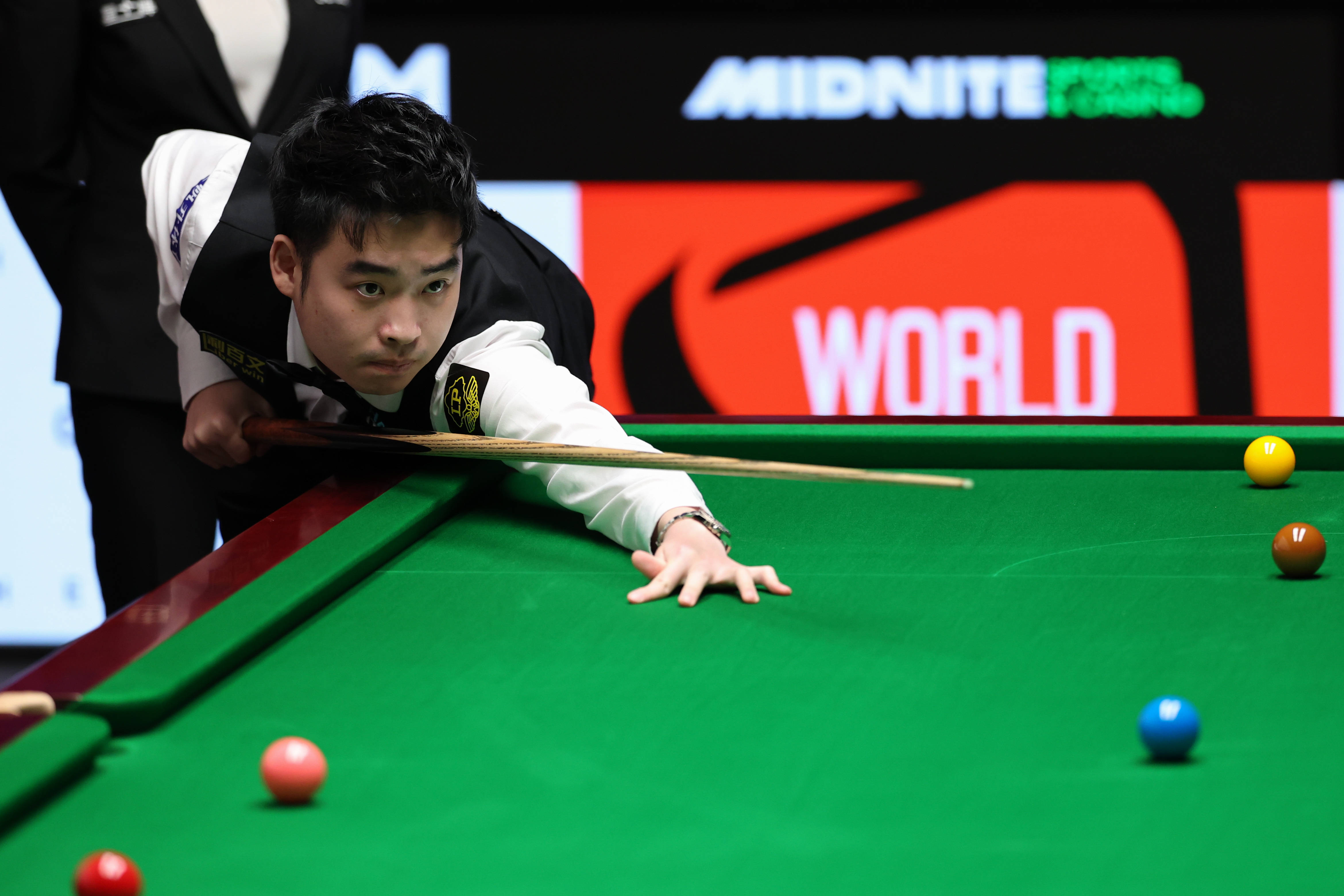 人季后赛中 人季后赛中