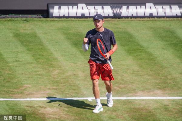 刘晏玮与中 刘晏玮与中